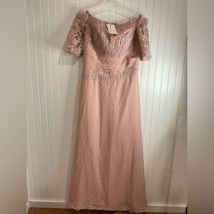 Chic Lace Off-Shoulder Long Sleeve Dress